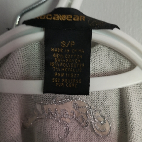 🌸 Rocawear Shirt🌸 - Picture 3 of 5